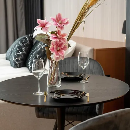 Luxury Sikorskiego Close To Wroclaw's Market Square By Renters Prestige Appartement